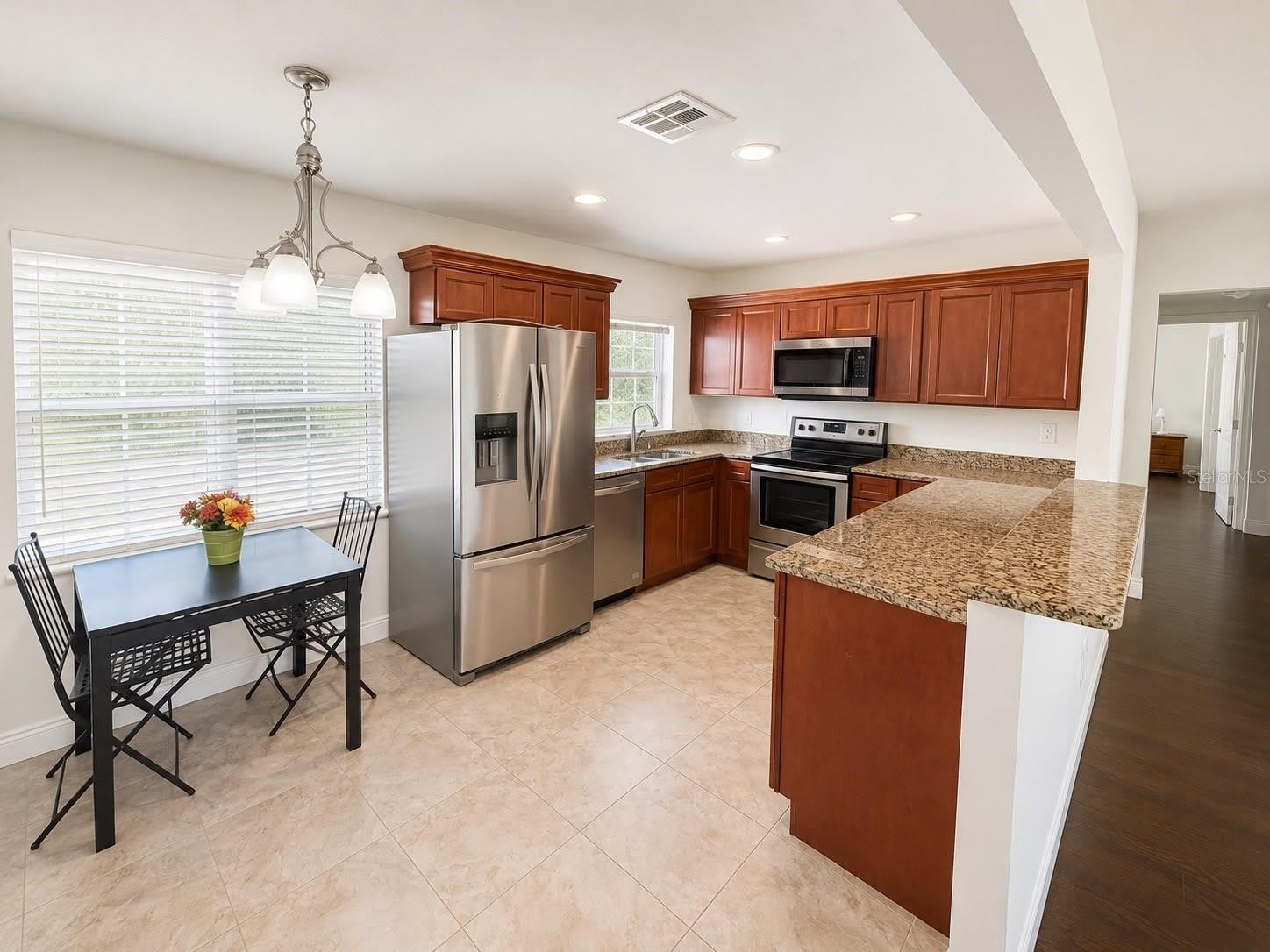 616 ELLENDALE Drive – photo 5