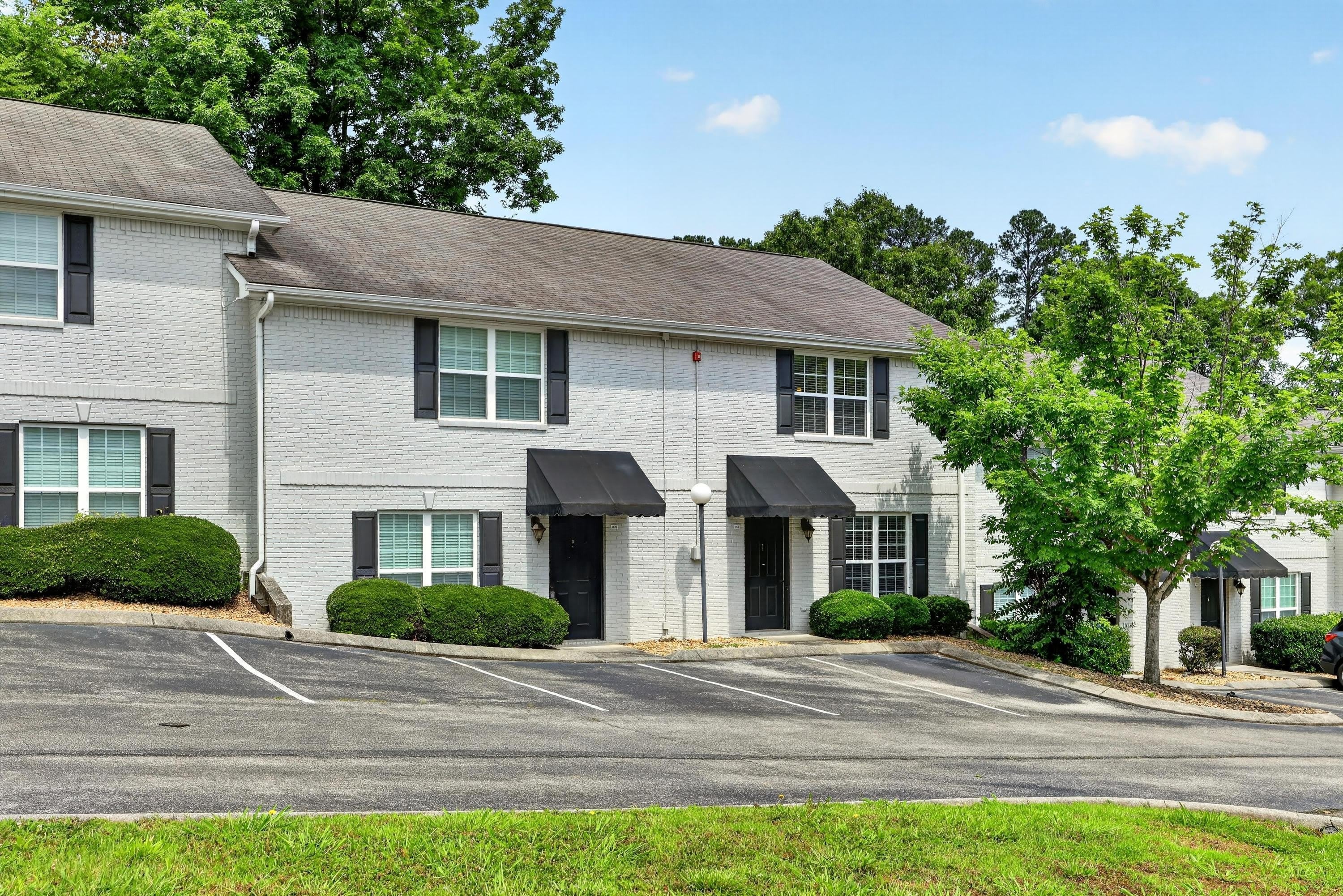 1109 Maple Tree Lane – photo 2