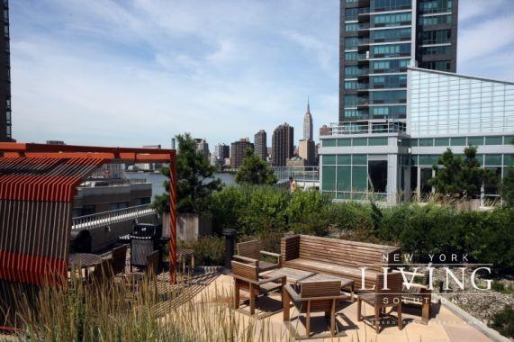 4705 Center Boulevard – photo 3