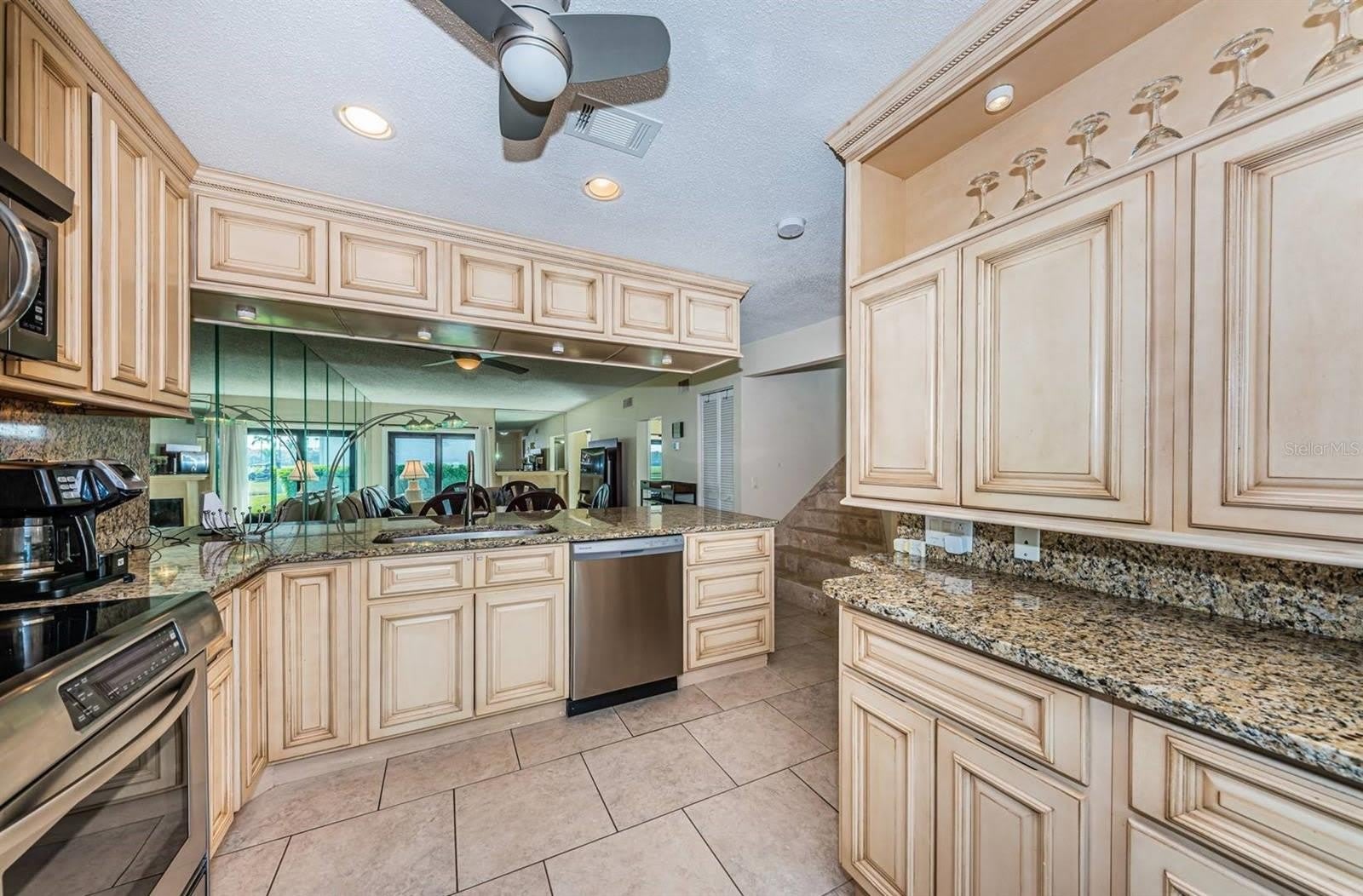 6260 SUN Boulevard – photo 3