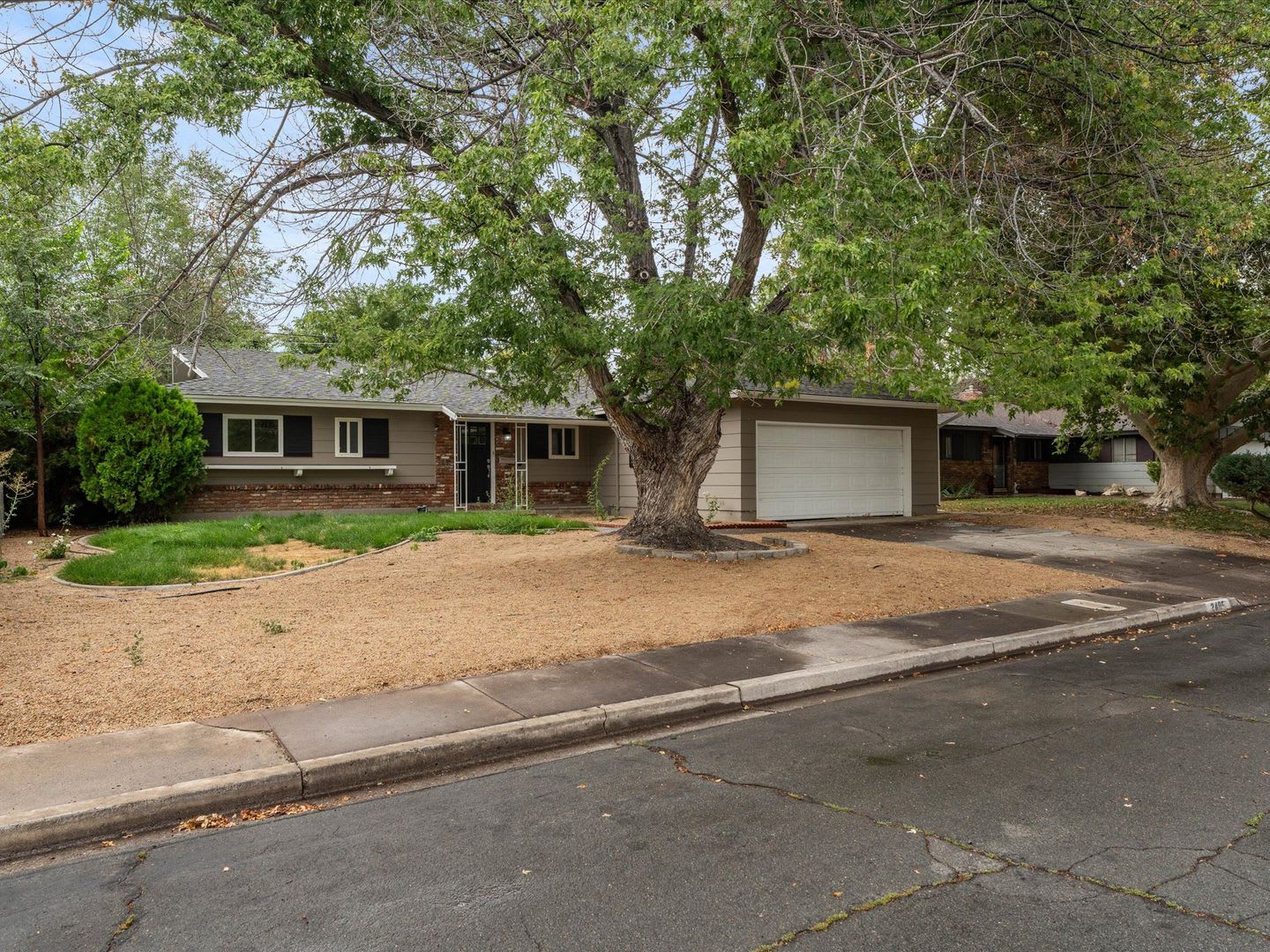 Remodeled 3 bed 2 bath – photo 2
