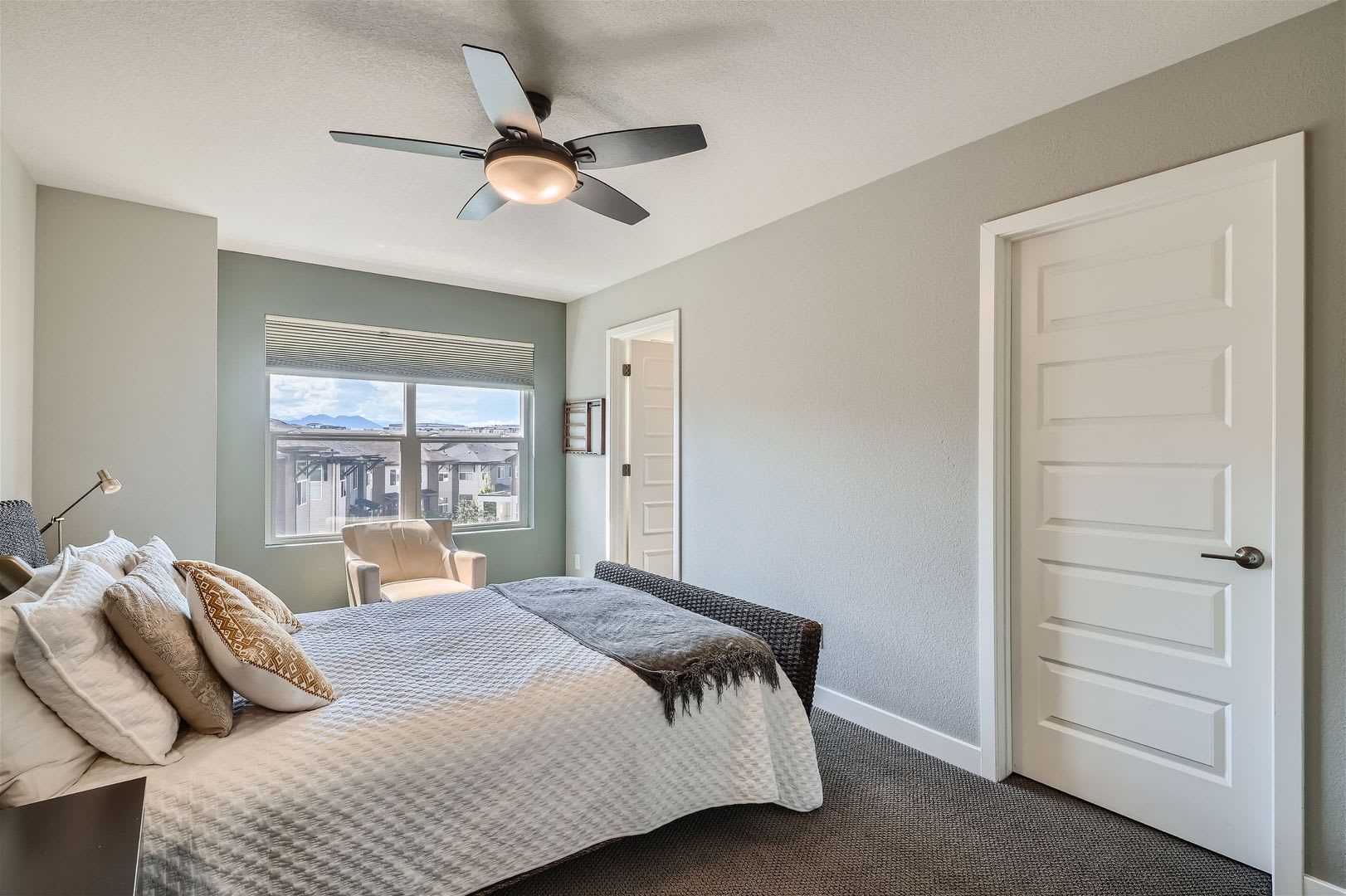 Modern 2 BDR Townhome in Broomfield – photo 3
