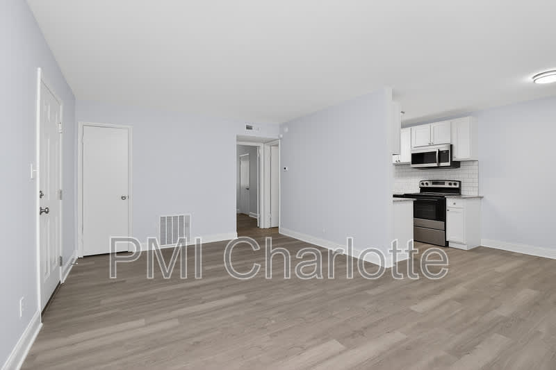 831 Mcalway Rd – photo 3