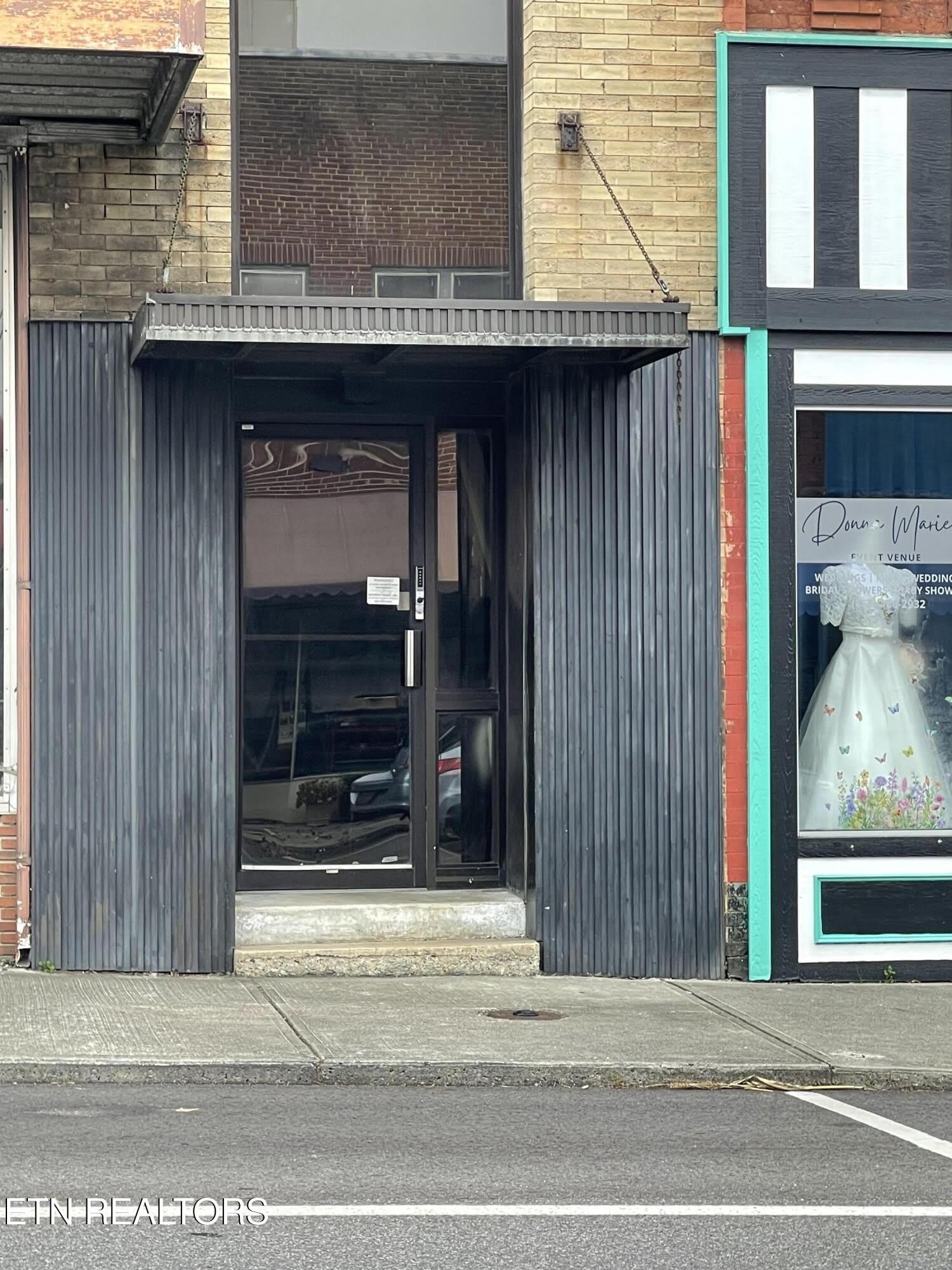 420 N Roane St – photo 1