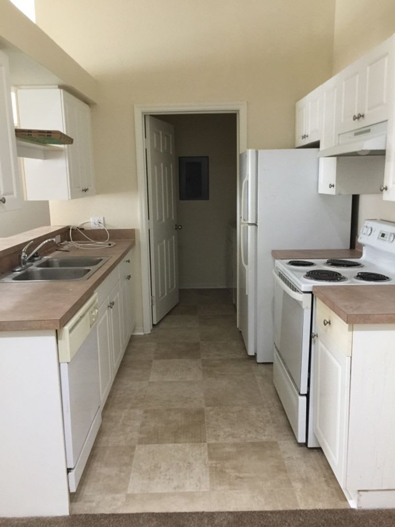 THREE BEDROOM CONDO AVAIILABLE IN BELMONT – photo 4