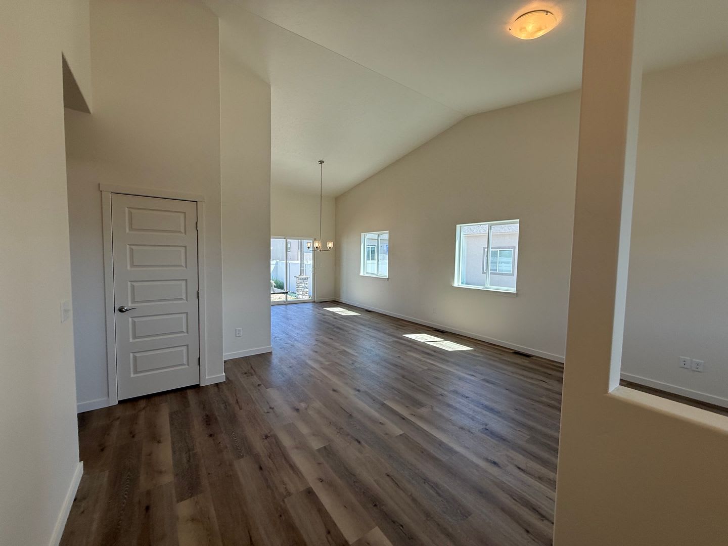 Available Now New 3 Bed 2 Bath Home – photo 3