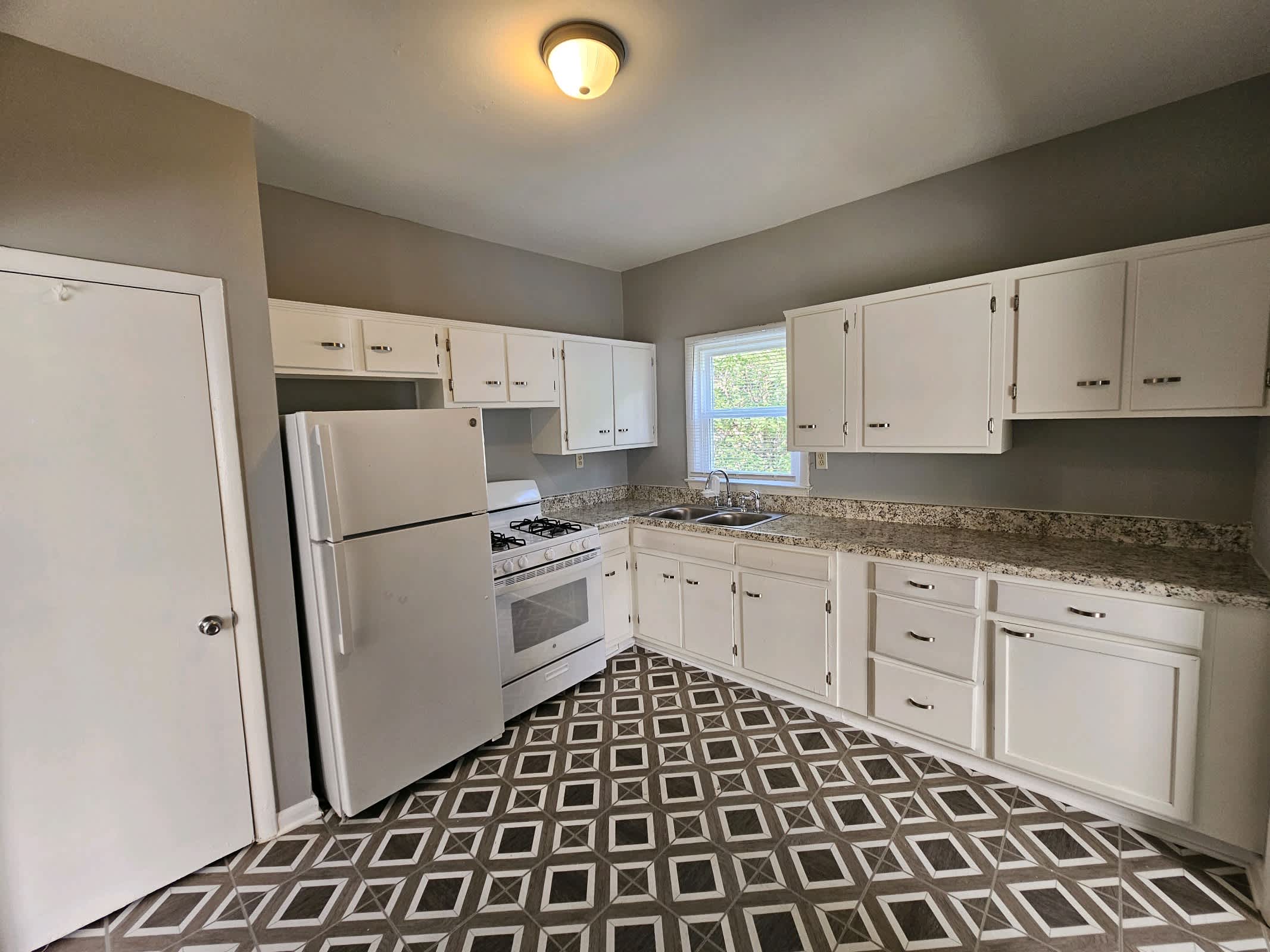 800 Chestnut Street – photo 2