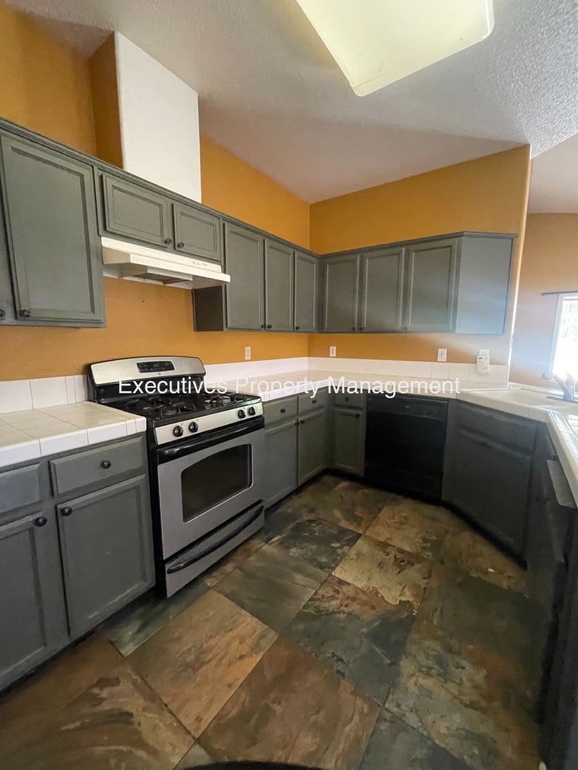 House For Rent – photo 5