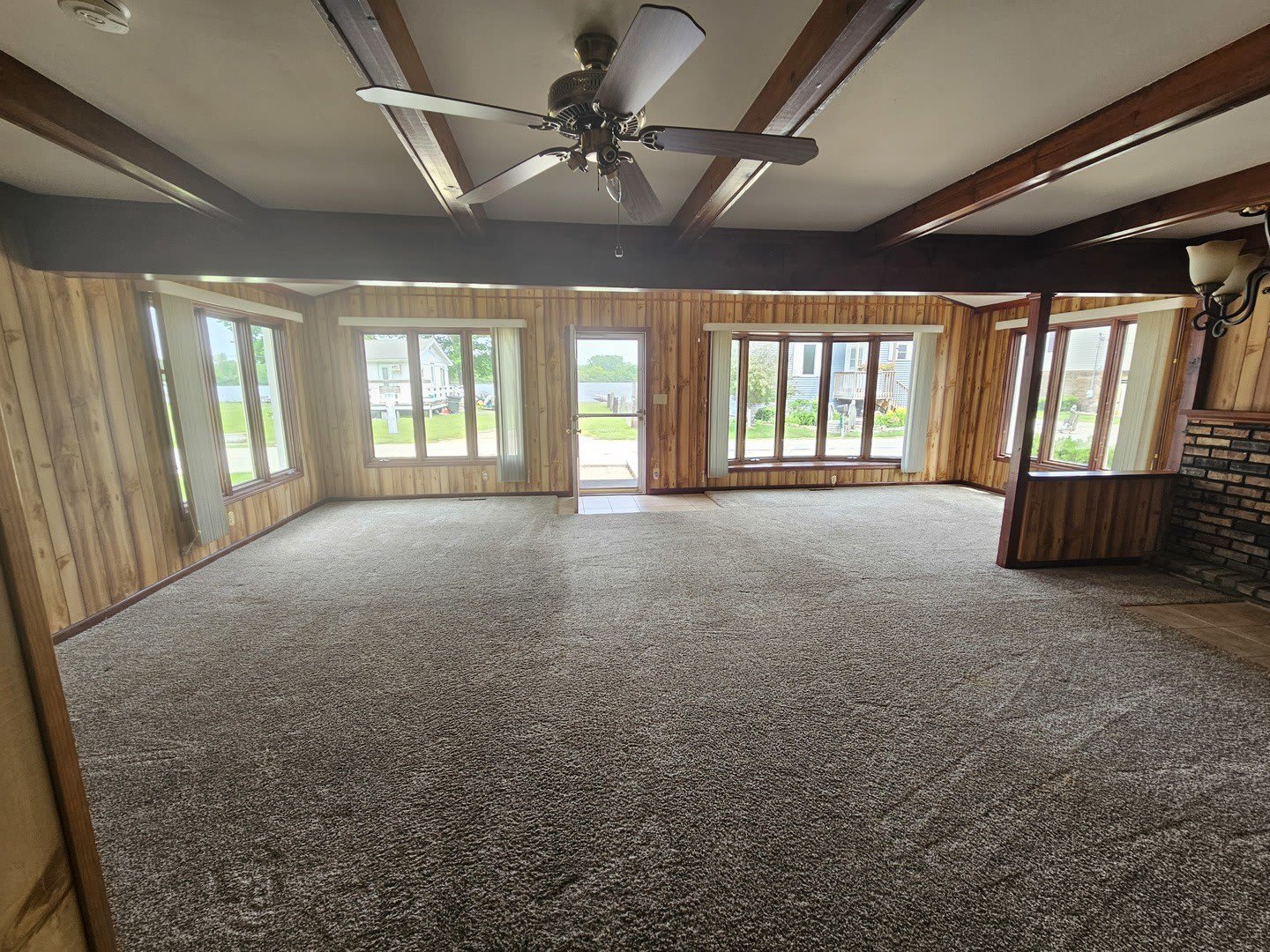 8150 N Thorsen Lane – photo 2
