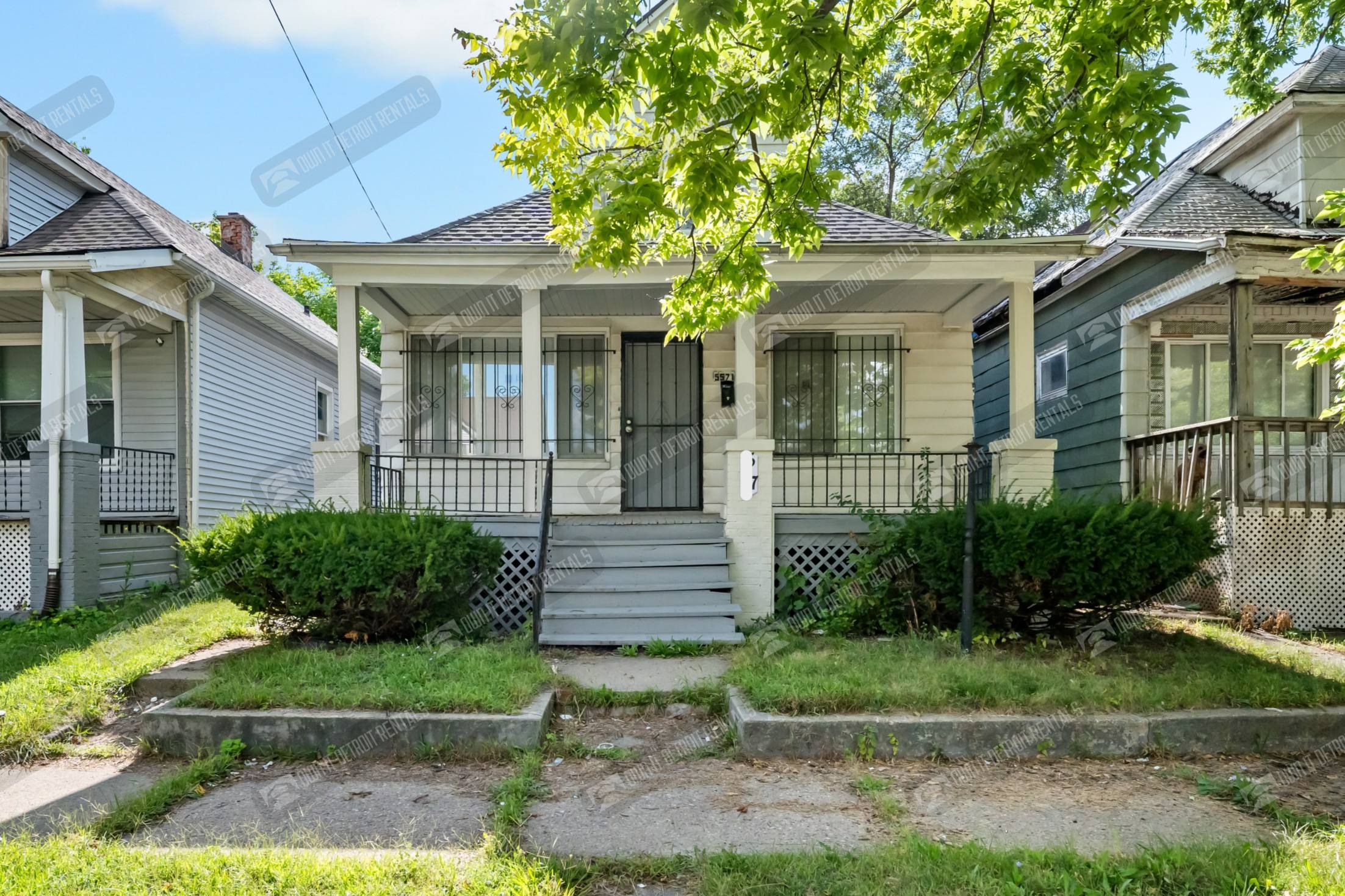 5571 Fairview St – photo 1