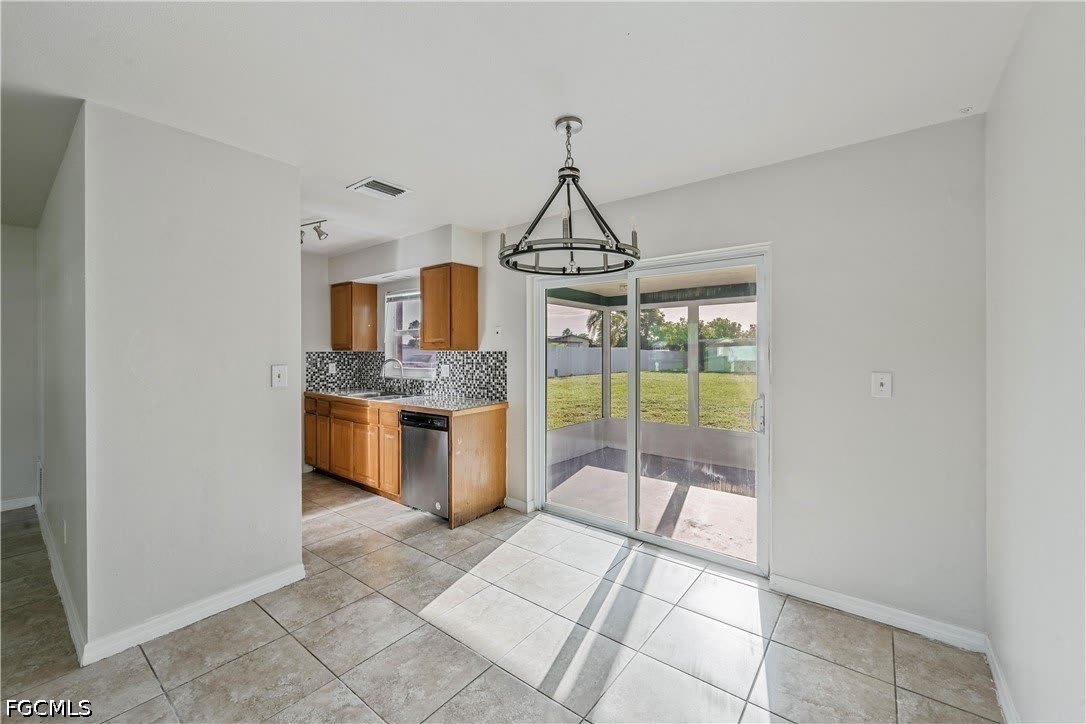 208 Norwich Avenue – photo 5