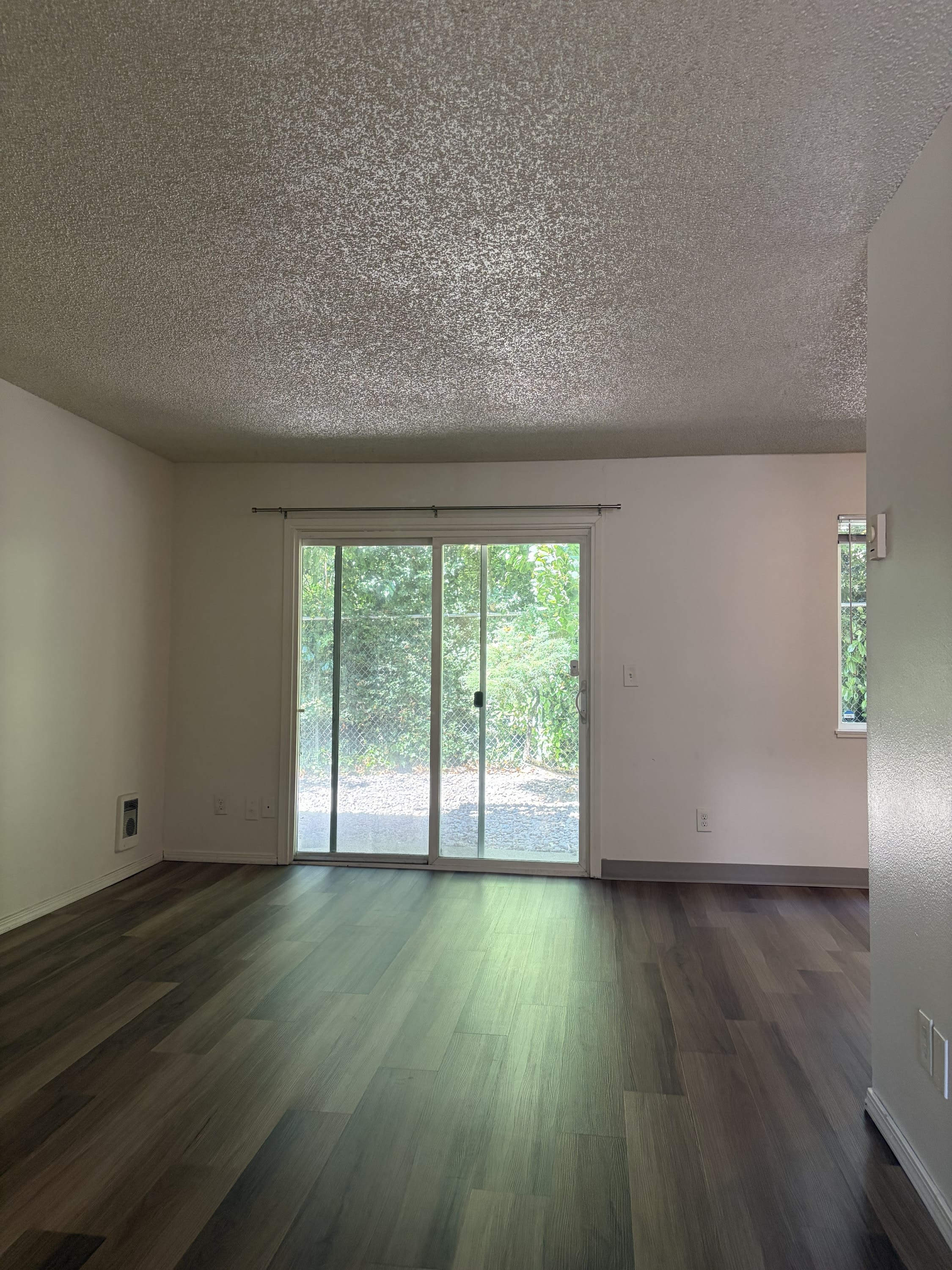 2297 Se Courtney Ave 5 – photo 2