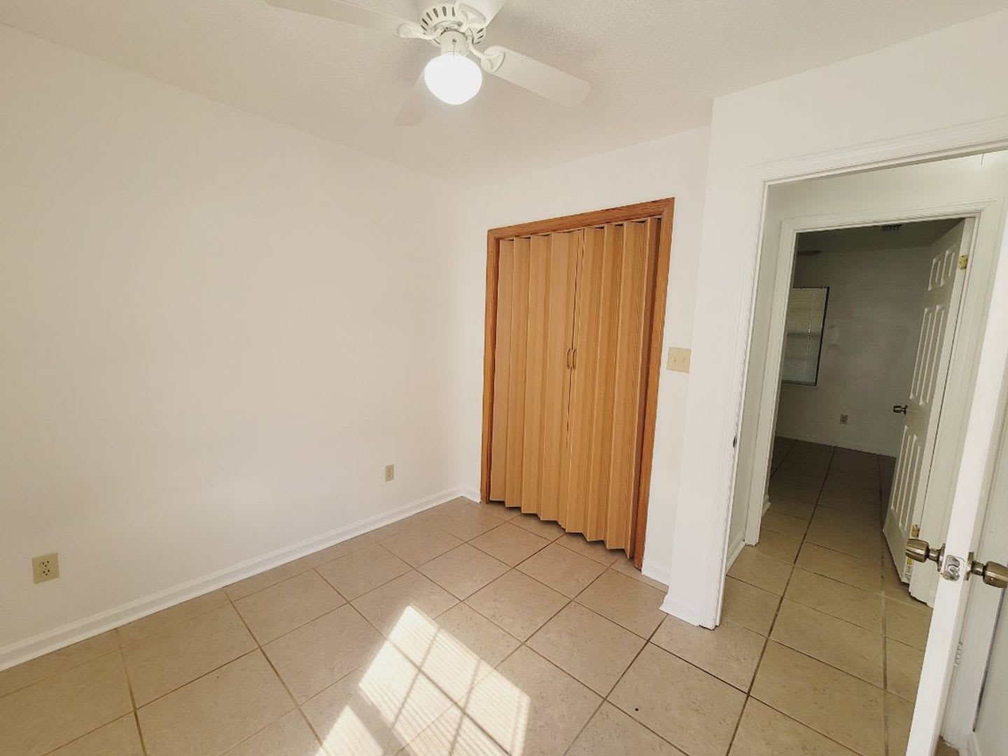 Lovely Nw 3 2 W Huge Fenced Yard Washer Dryer Solid Floors Throughout Avail Now For 1600 Month – photo 5