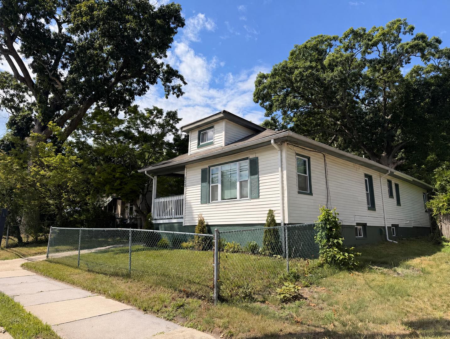 Stunning 3 bedroom 2 bathroom single family house available in Asbury Park! – photo 3