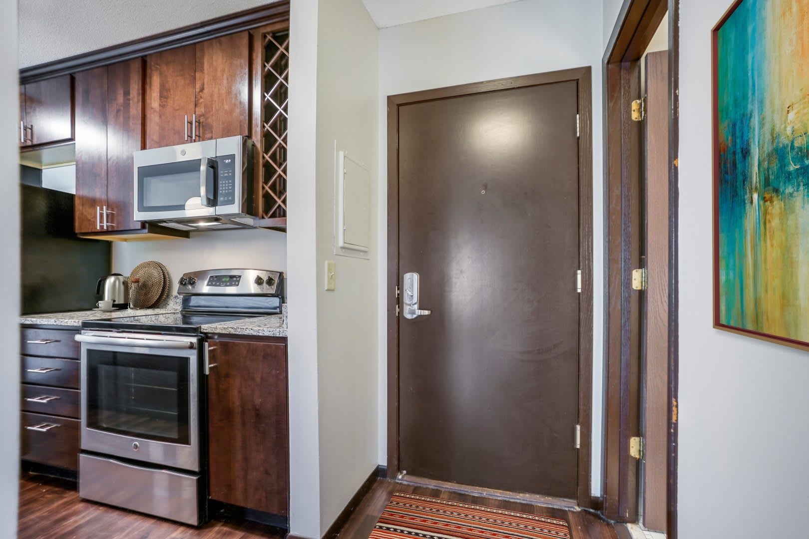 2800 Girard – photo 4