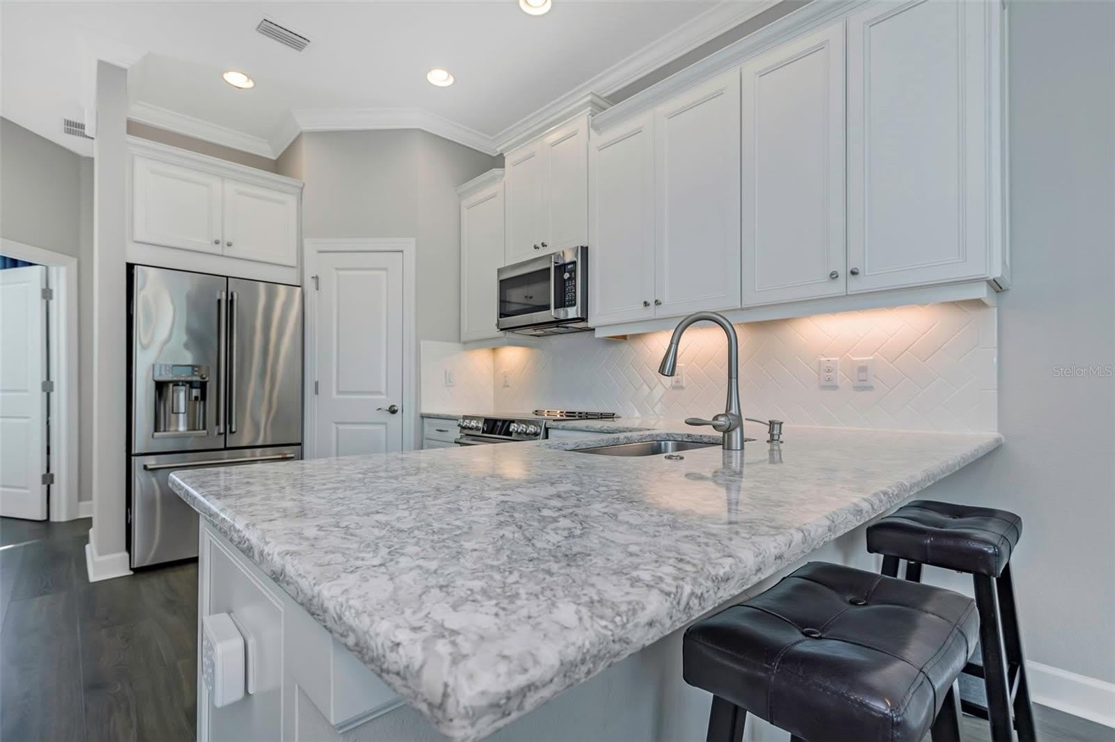 4063 ROCKY SHORES Drive – photo 5