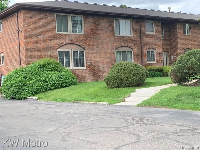 19637 W 12 MILE Road SW – photo 1