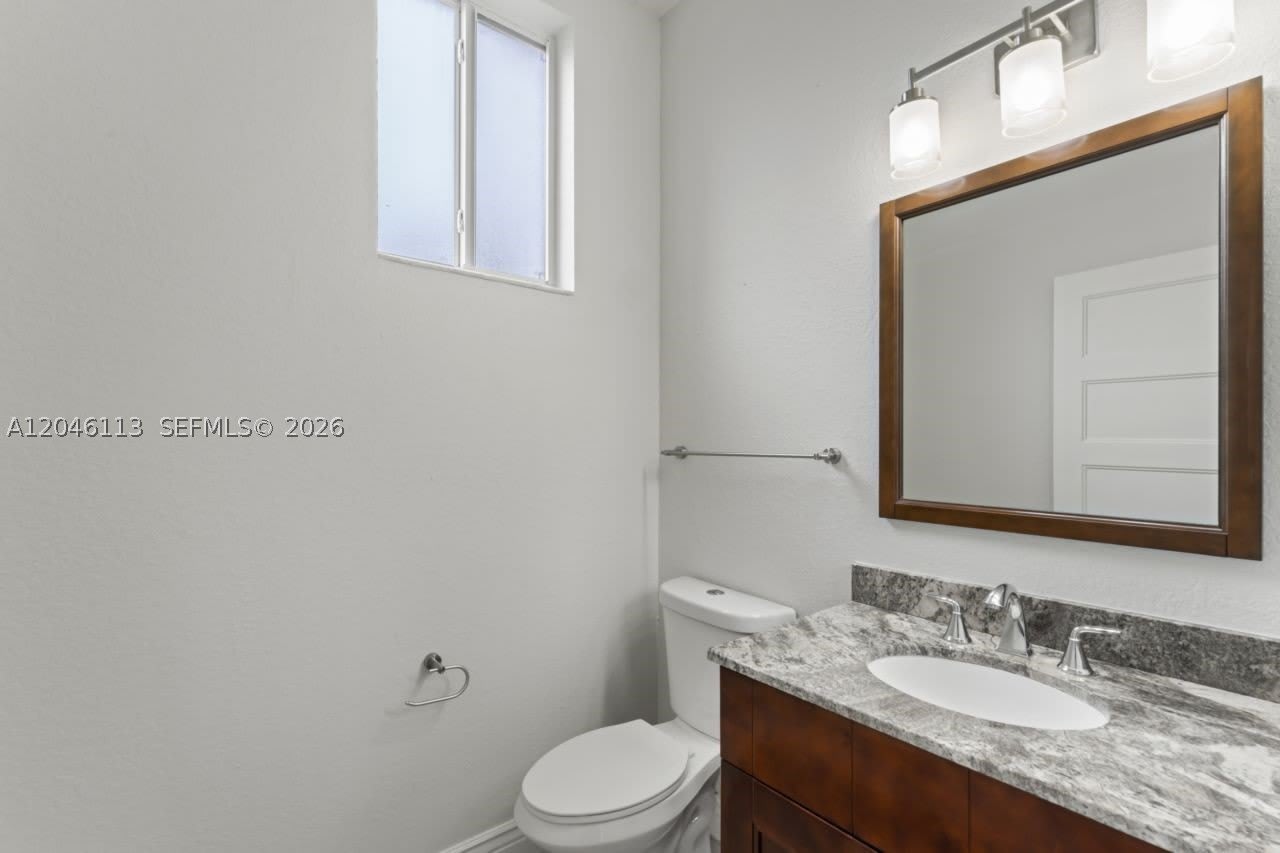 1110 NE 1st Ave – photo 5