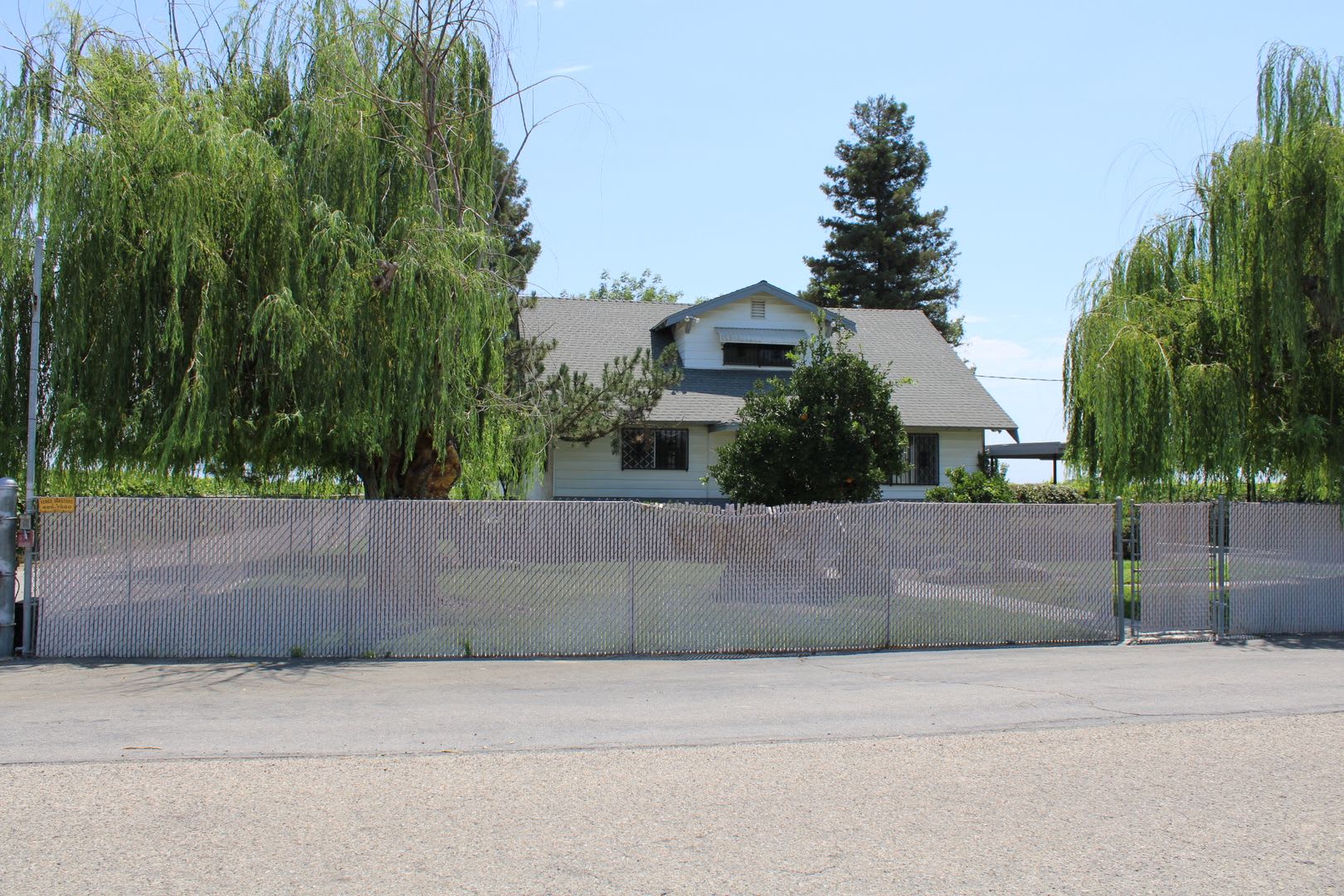 3214 S Leonard Ave – photo 2