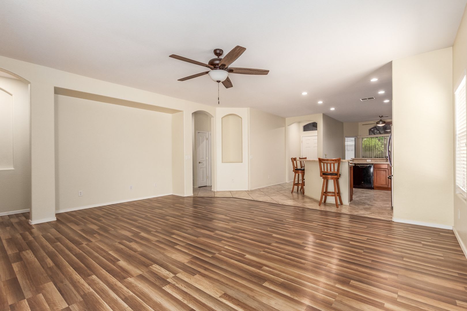 Royal Ranch Living – photo 5