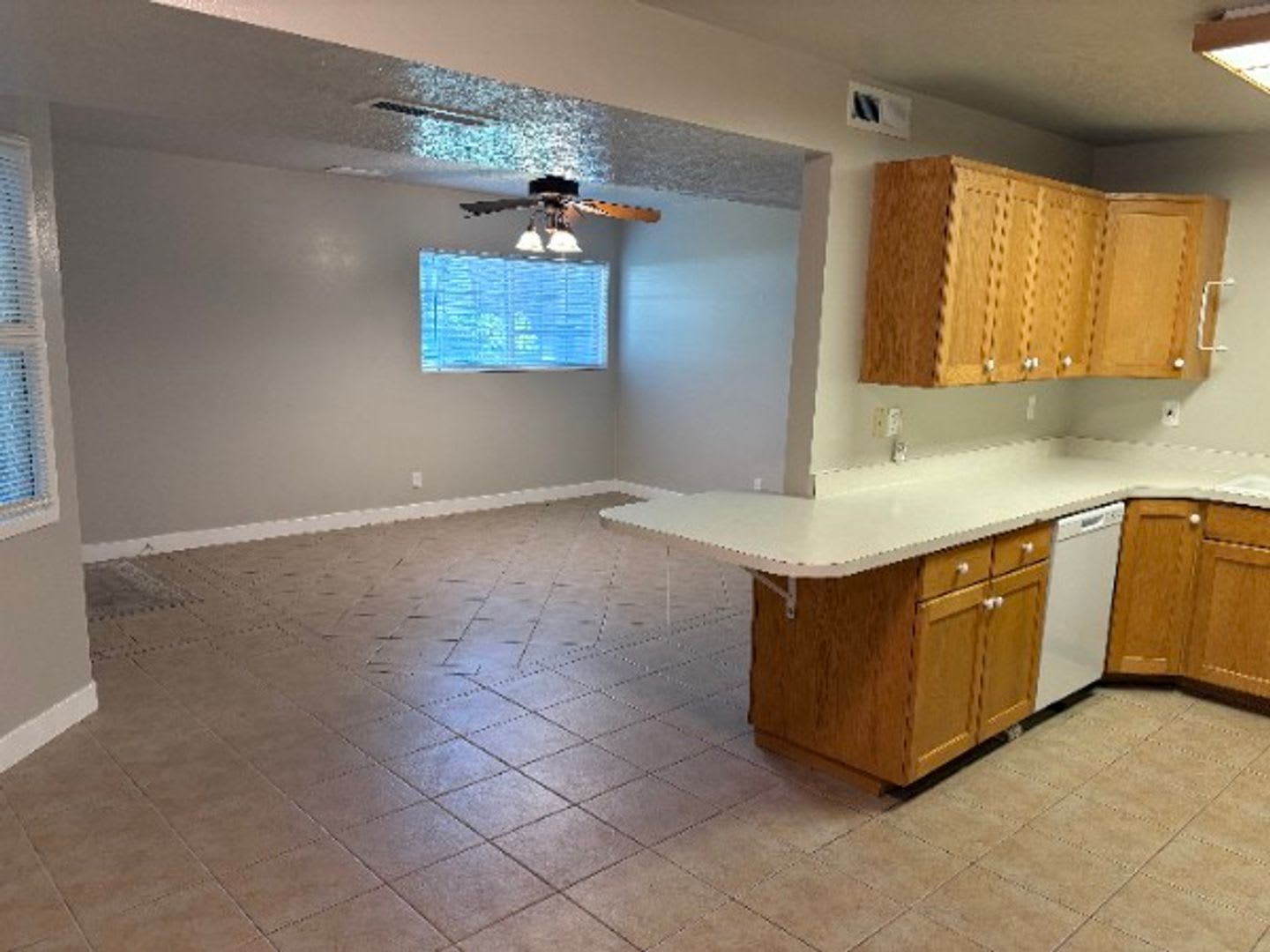 Beautiful Ground Floor Condo Near UVU & I-15 – photo 5