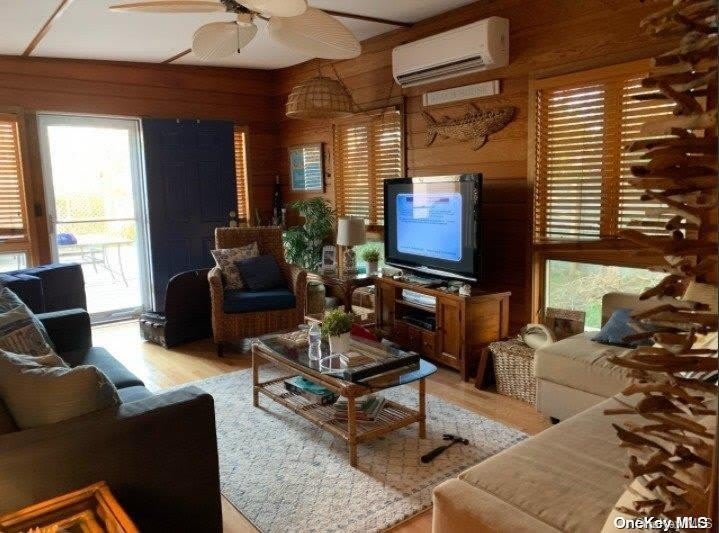 63 Thompson – photo 4