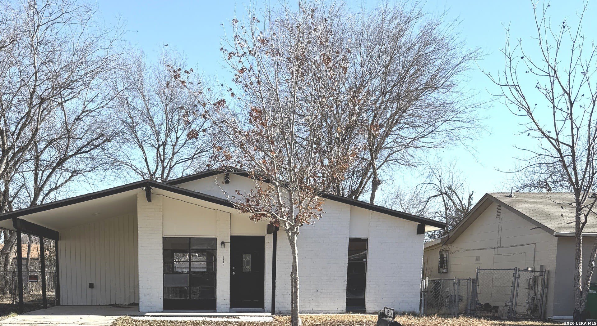 5915 highfield – photo 1