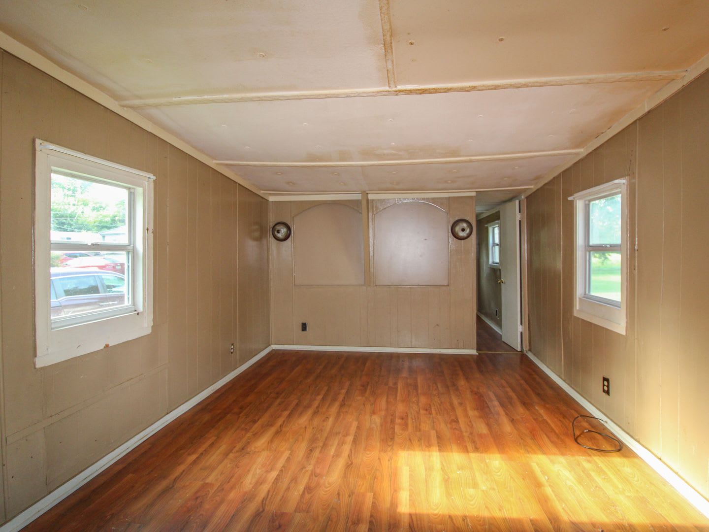 Move-In Ready • Water & Lawn Care Included! – photo 5