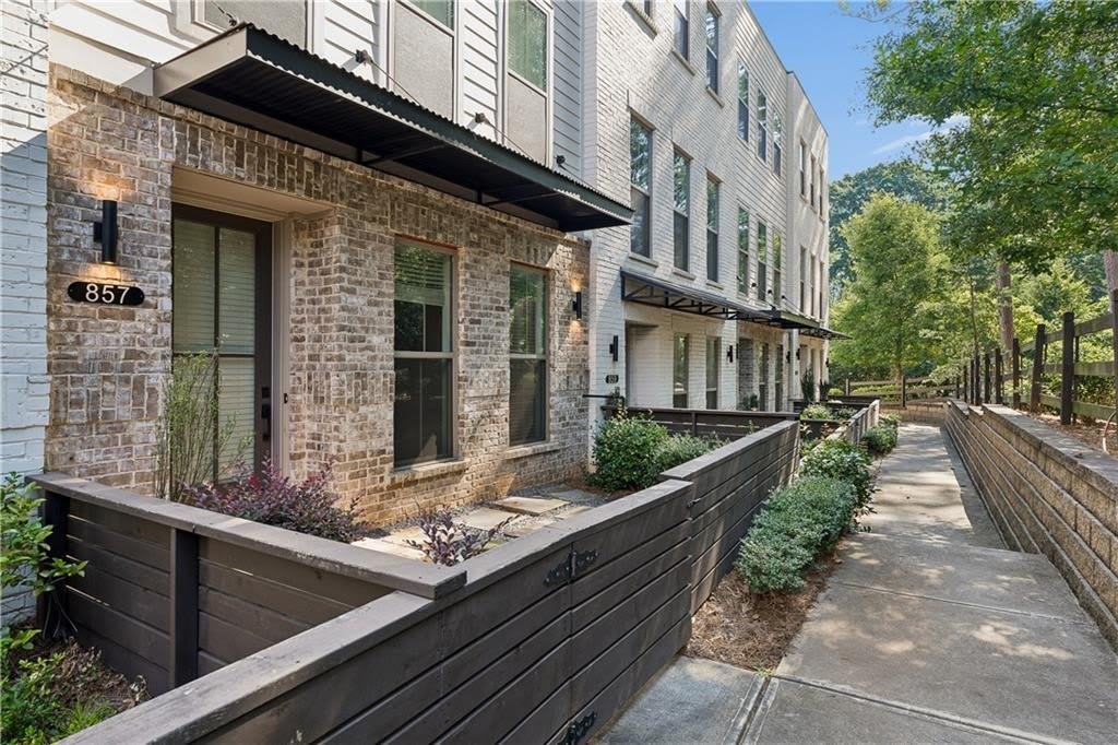 857 Constellation Drive – photo 2