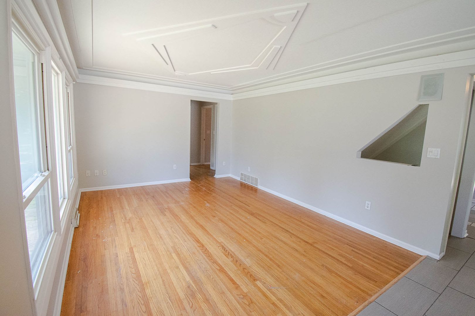 Fantastic home across the street from a park! – photo 3