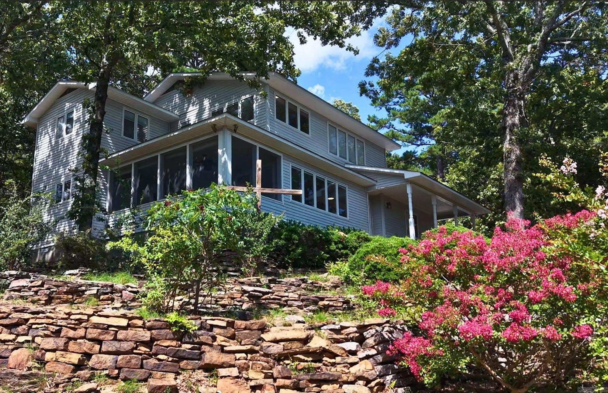 101 Jennifer Place – photo 2