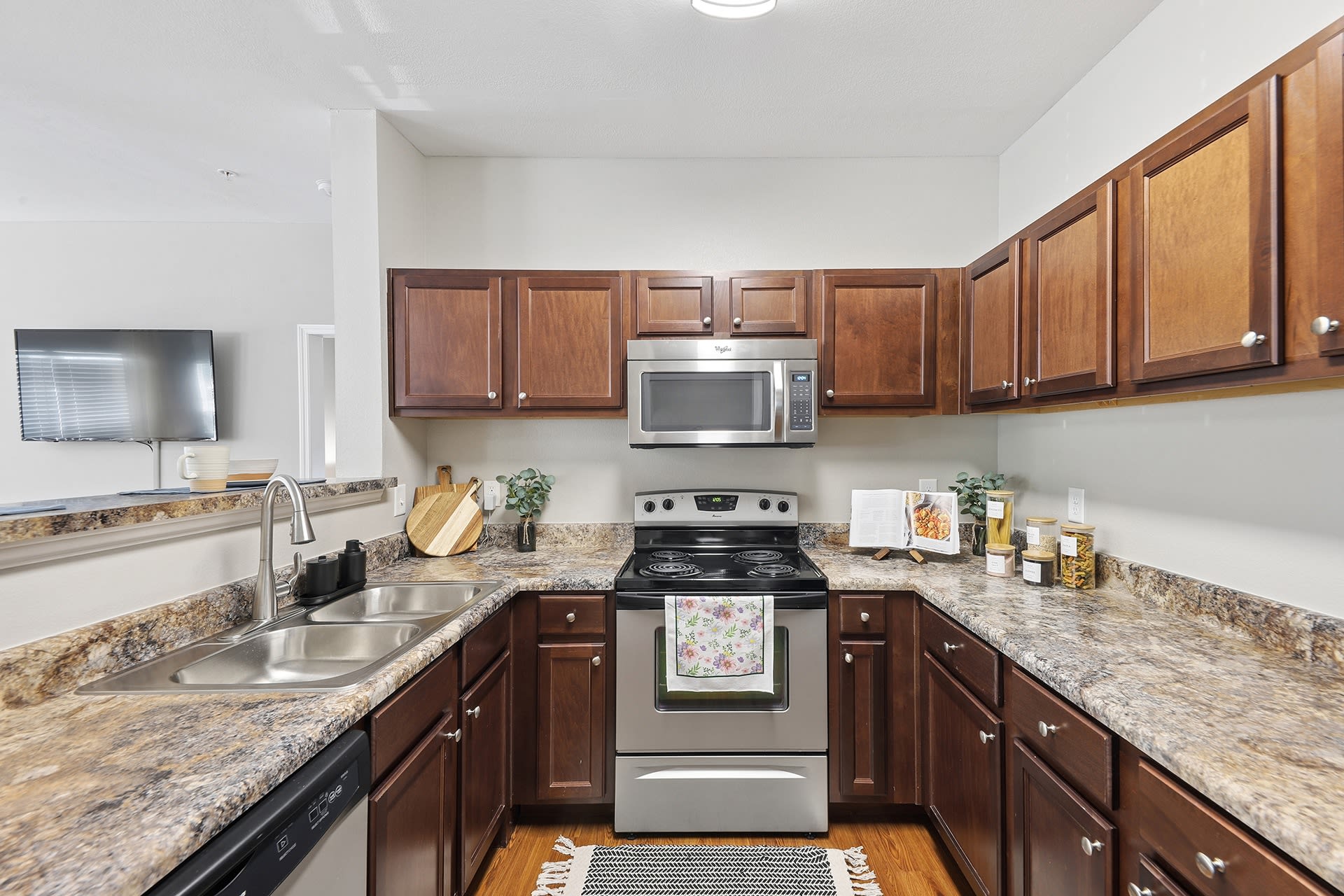 Vintage Retreat Apartments – photo 3