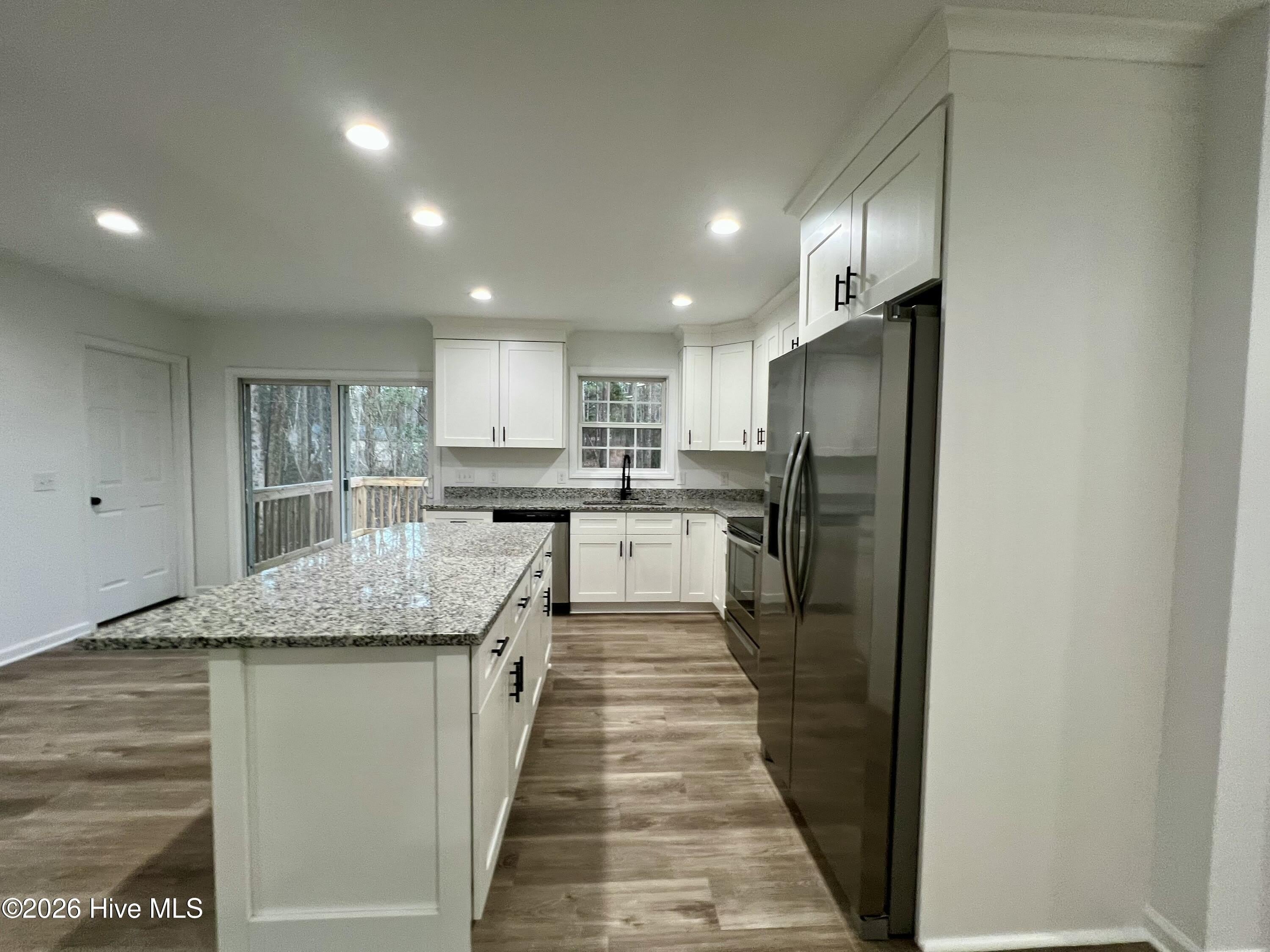 157 Edinburgh Drive – photo 4
