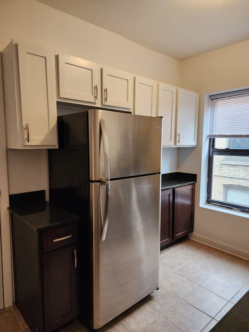 1714 W Jonquil Terrace – photo 4