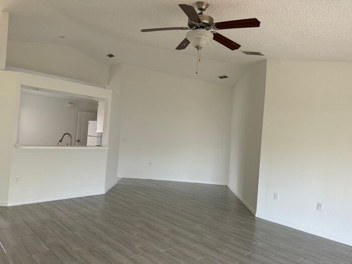 612 Lakemont Drive – photo 3
