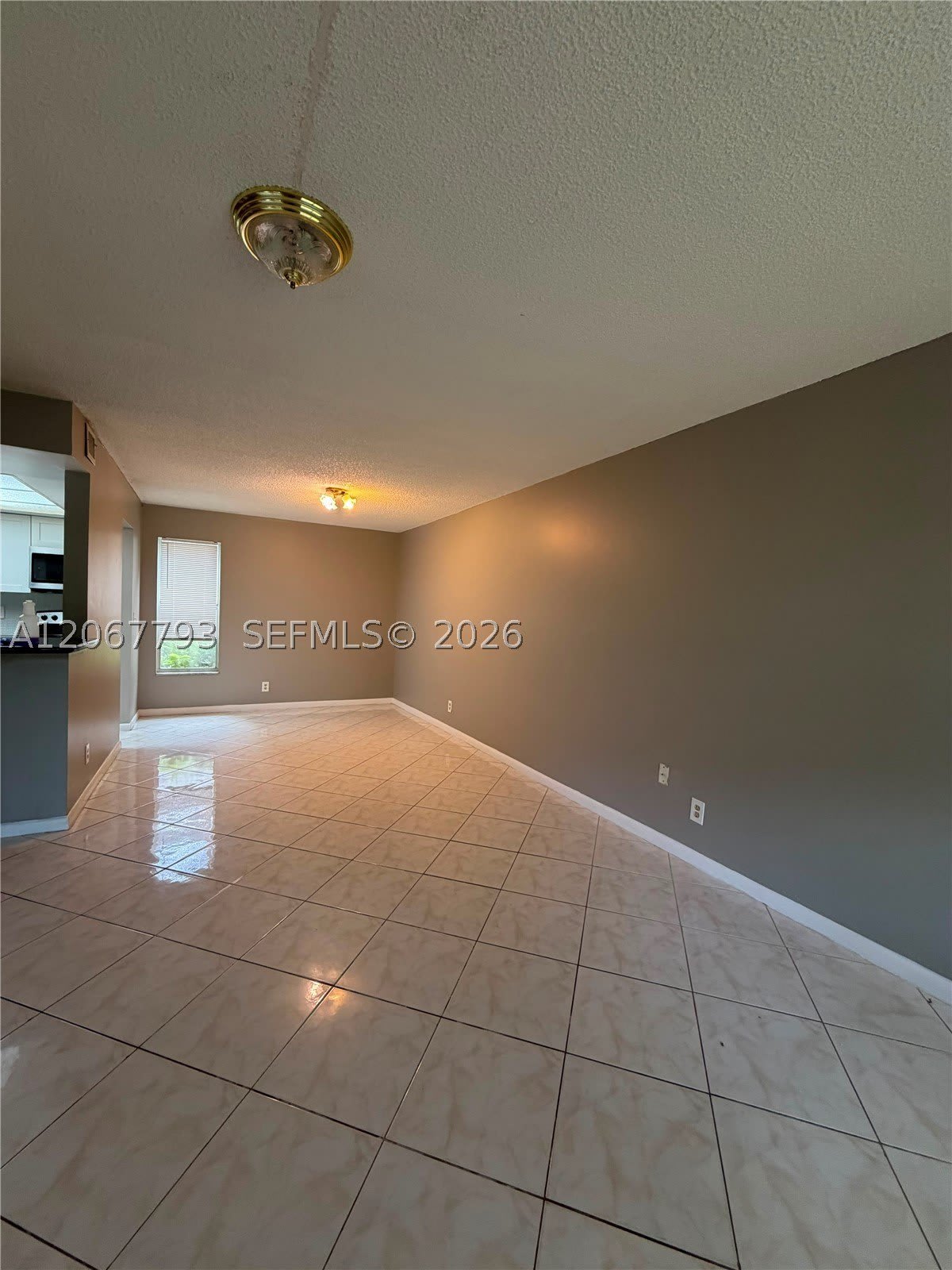 3100 Riverside Dr – photo 3