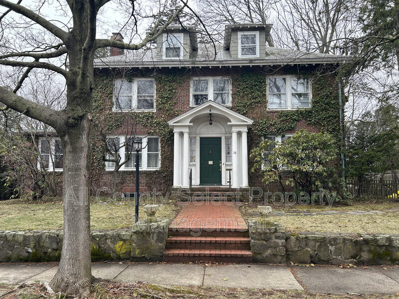 38 Baker Ave – photo 1