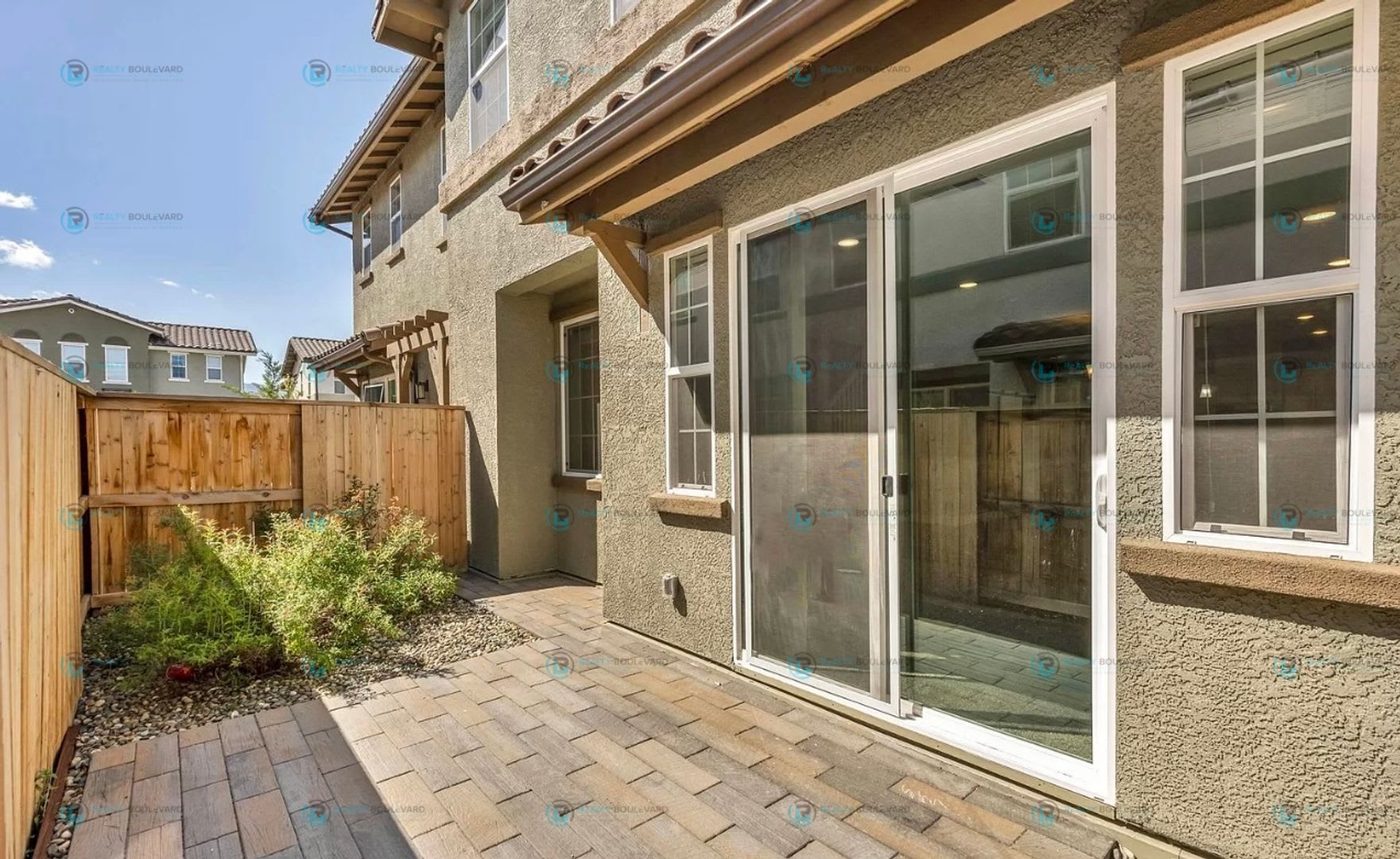 Discover Luxurious Living In This Stunning 3 Bedroom 2 Bathroom 2 Story Condo Perfectly Designed For Comfort And Style – photo 5