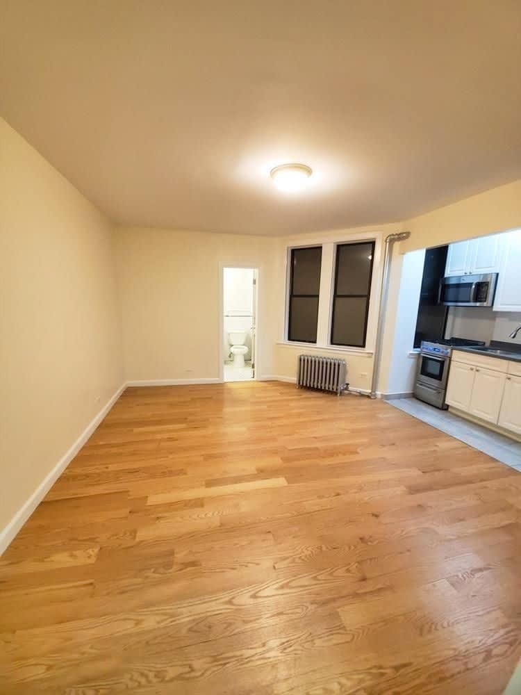 218 West 10Th Street – photo 3
