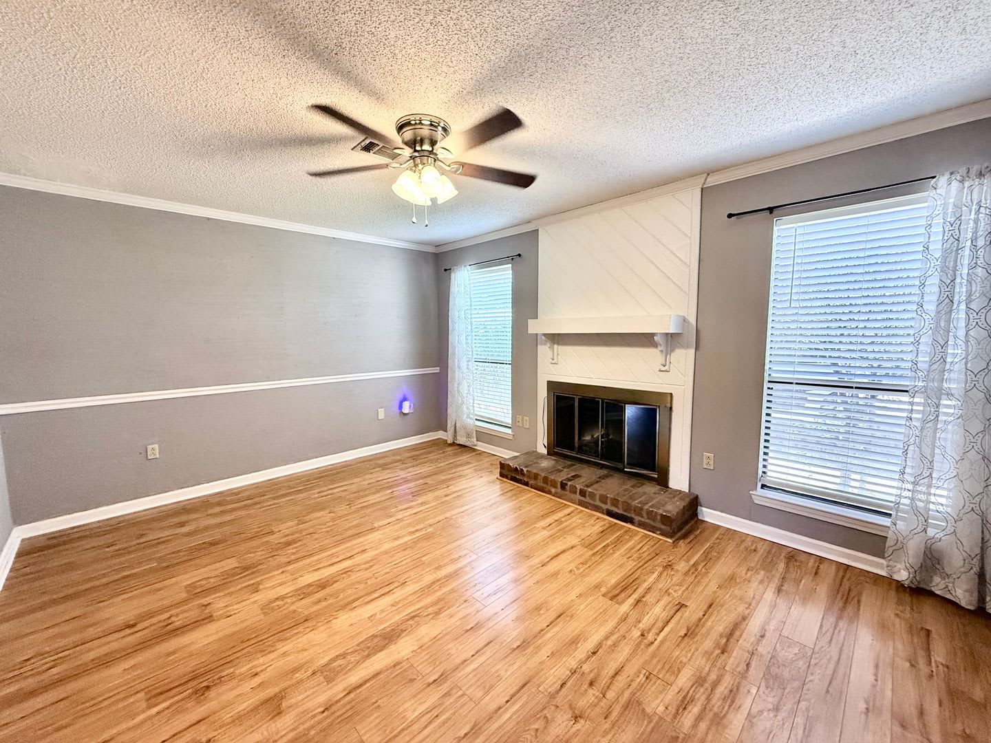 2 Bedroom Townhouse located off Bluebonnet – photo 4