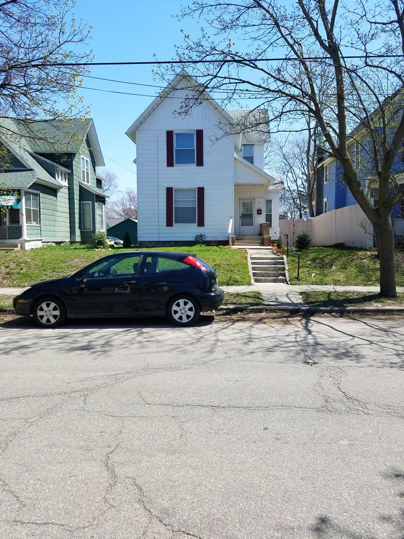 Downtown 2 Story Cottage Monthly Grand Rapids Rental – photo 4