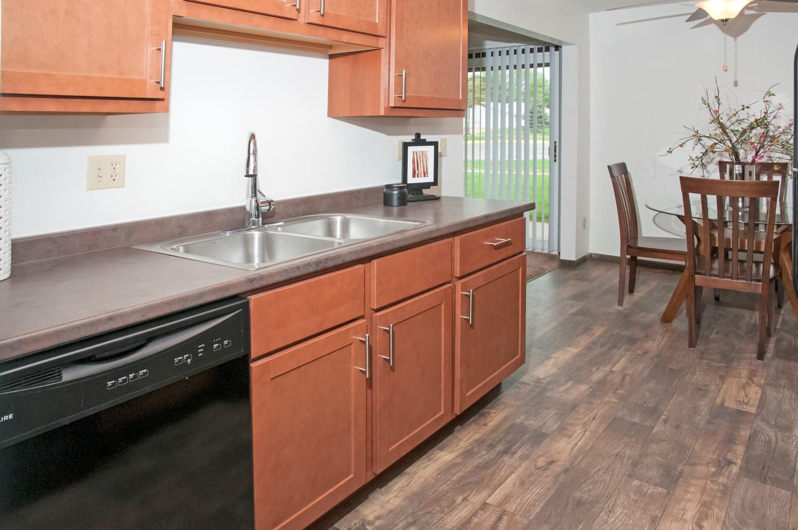 Continental Apartments – photo 2