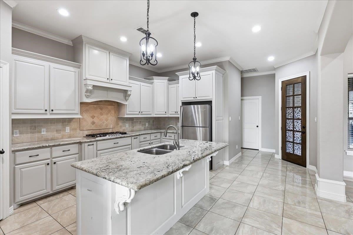 160 Colonial Estates Drive – photo 4