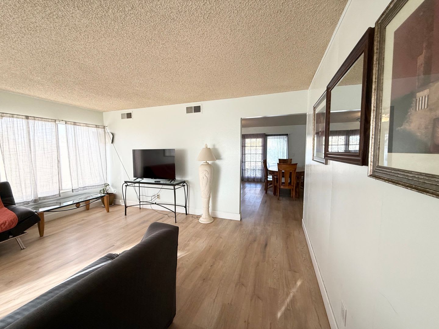 Fully Furnished 4-Bedroom Home in Prime Central Las Vegas Location – photo 2