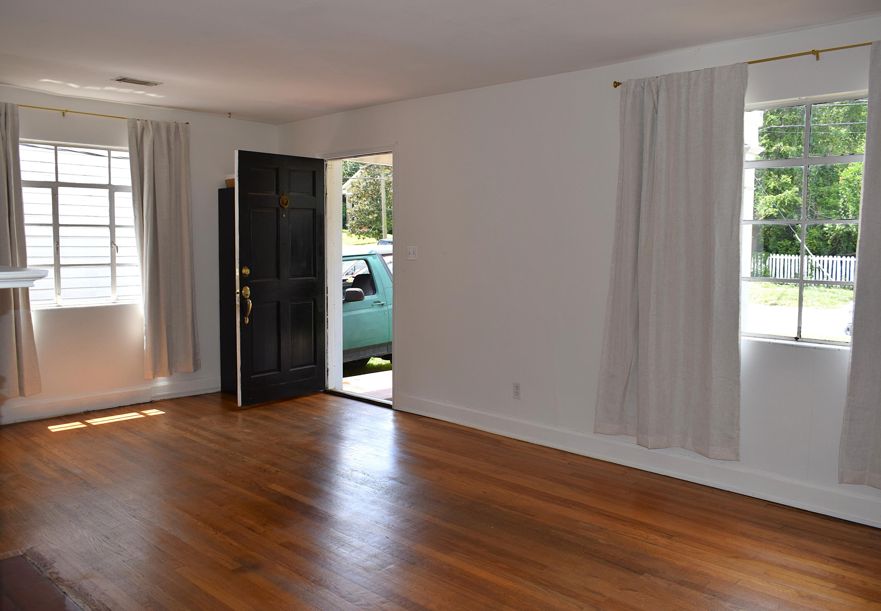 1208 Hickman Road – photo 2