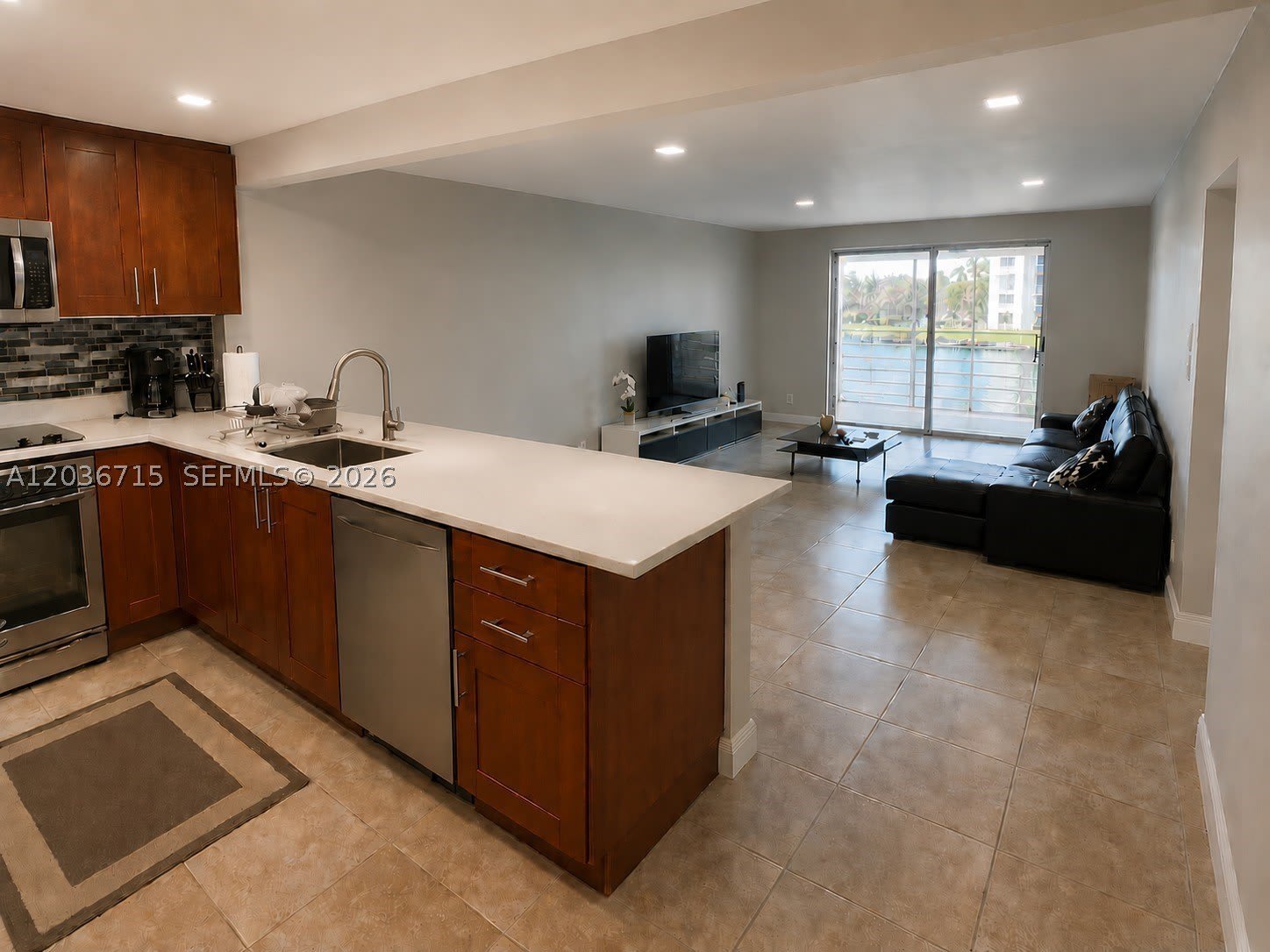 301 SE 3rd St – photo 5