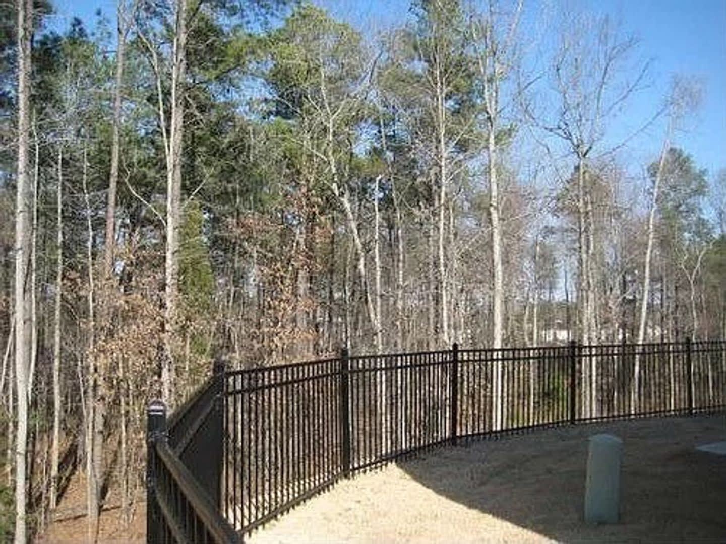 Room In 5 Bedroom Home At Plank Bridge Way – photo 2