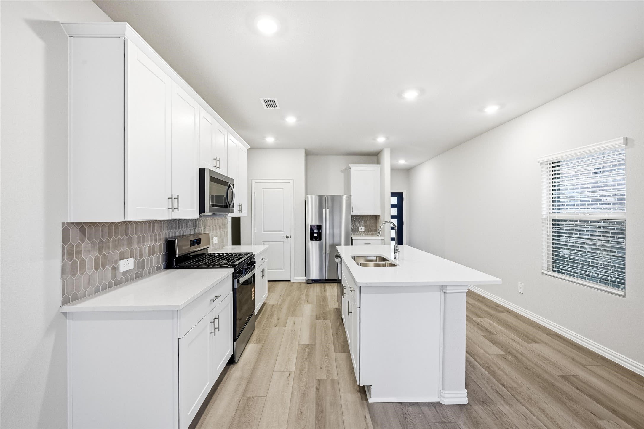 523 Blanton Street – photo 2
