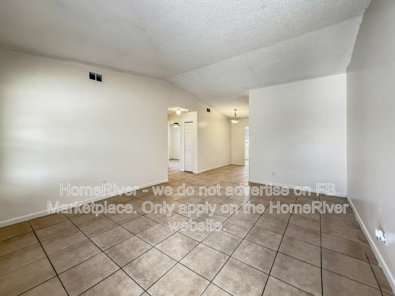 2920 SE Amherst St – photo 4