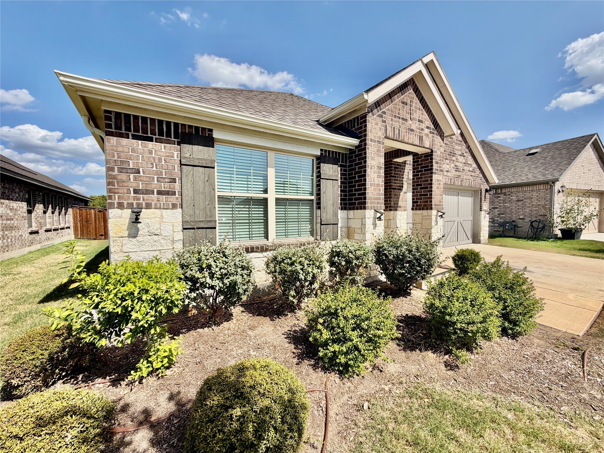 2704 Rambling Road – photo 2